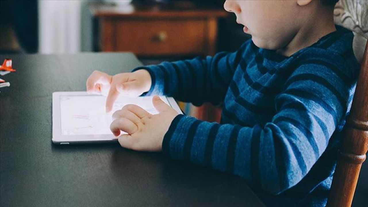 Sosyal medyada yeni dönem: 15 yaş altına erişim sınırı geliyor