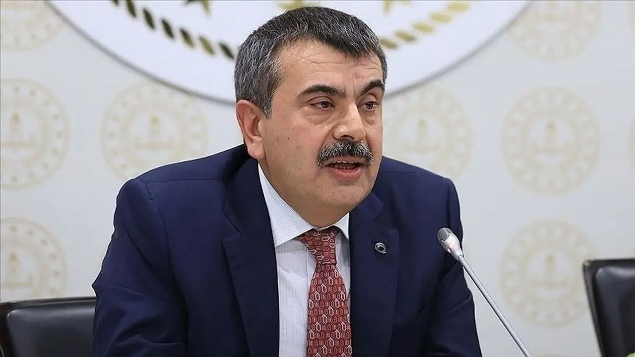 Bakan Tekin açıkladı: Ara tatil kalıyor, yaz tatili uzuyor